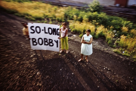 Paul Fusco, Untitled from the RFK Train, 1968 / Printed in 2008